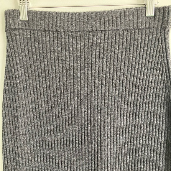 HUGO BOSS Charcoal Grey Ribbed Wool and Cashmere Blend MIDI Skirt Size M NWT - Picture 5 of 15